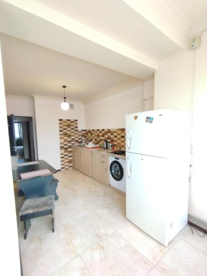 Apartament Large Apt Near Republic Square Erywań Zewnętrze zdjęcie