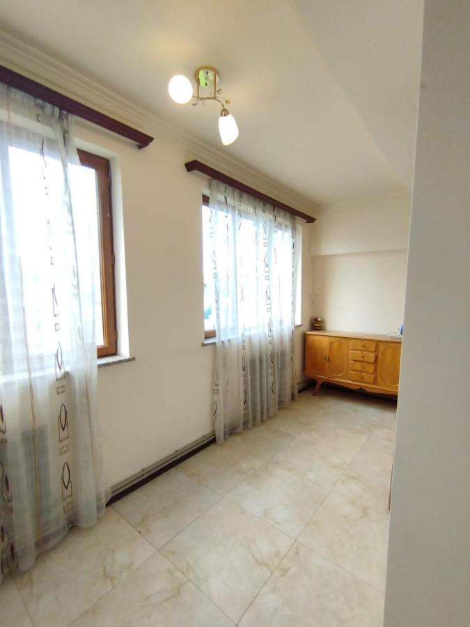 Apartament Large Apt Near Republic Square Erywań Zewnętrze zdjęcie